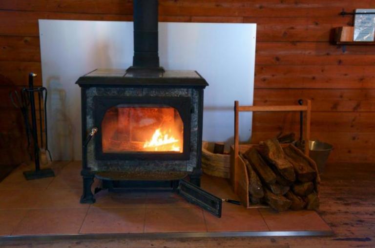 Comment bien installer son poêle à bois à Fontenay-sur-Eure ?